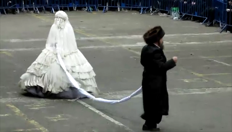 מתוך הסרט ליל כלולות של רחל אליצור