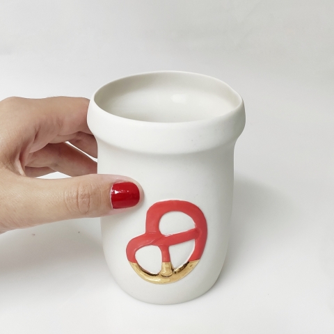 Pretzel Mug – Red